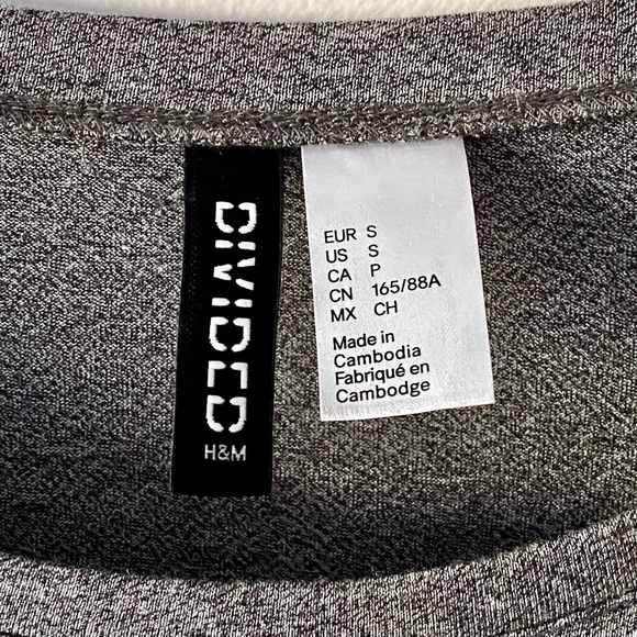 Dividend H&M Grey 3/4 Sleeve Tee - Picture 5 of 6